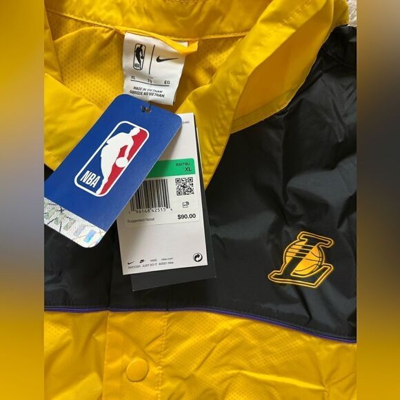 Nike Los Angeles Lakers Courtside Loose Fit Black Jacket - Picture 9 of 13